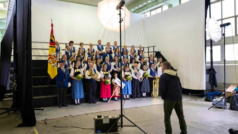 Federal Music Festival attracts over 100,000 people to Biel - Gallery. The Rubigen Music Society poses for the group picture.