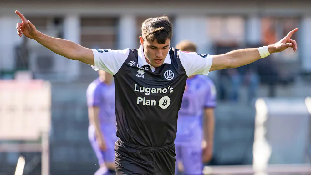 Video-Highlights. Lugano verabschiedet sich mit 4:0-Sieg gegen Basel aus dem alten Cornaredo