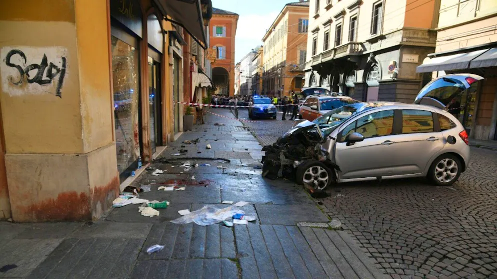 Italia. Fatto di Modena, migliorano le condizioni di uno dei feriti: è estubato e cosciente