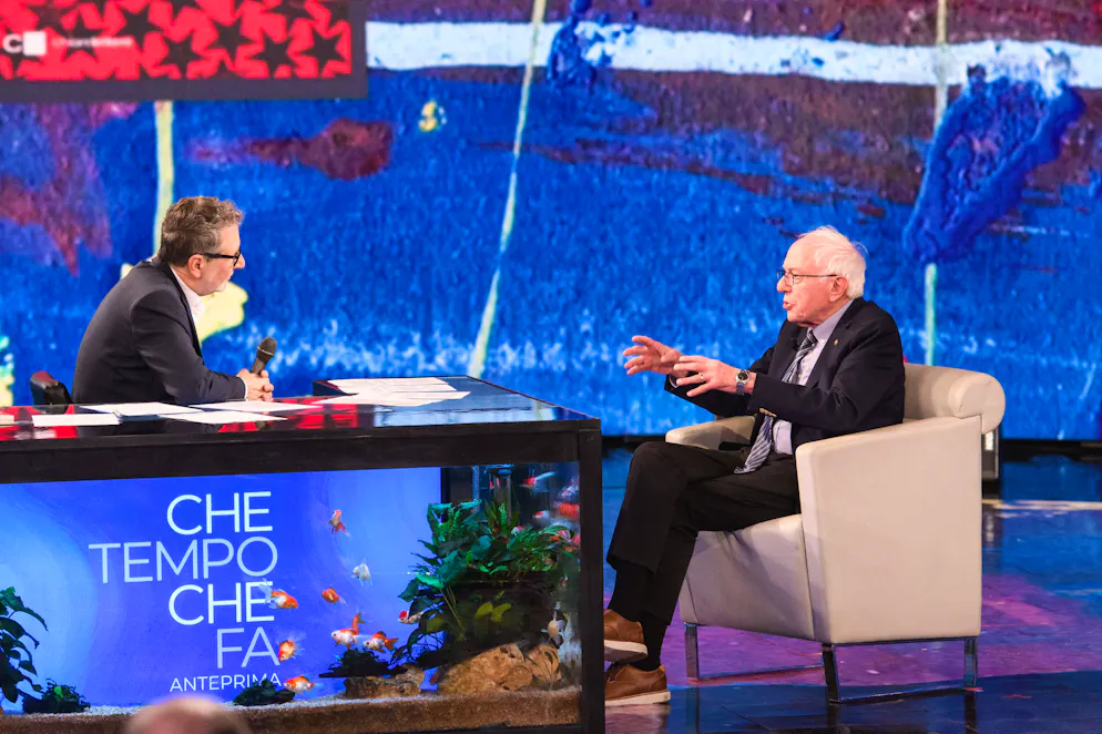 Fabio Fazio discute con Bernie Sanders.