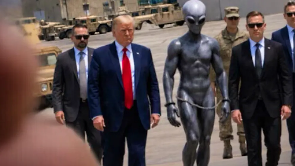Fuss about AI images. Trump's weird UFO offensive - now he's even arresting a naked alien