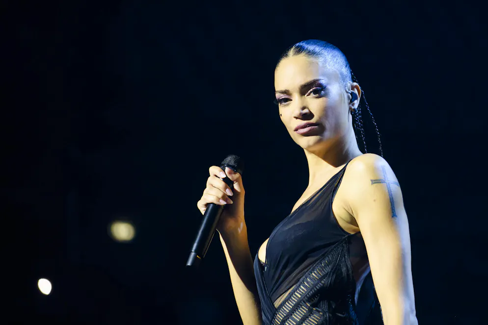 Elodie in un concerto.