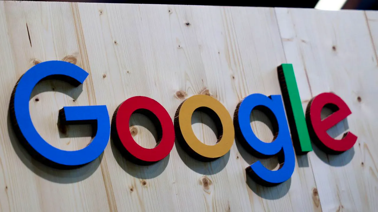 Information technology. Google wants to launch answer to Meta's AI glasses on the market