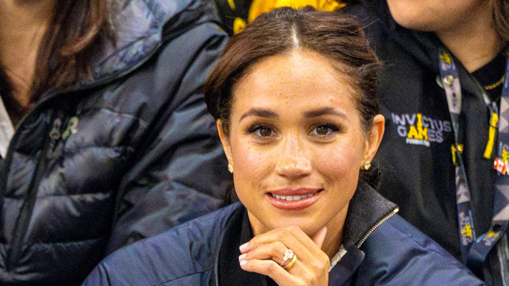 «La mia piccola assistente». Lilibet cresce e aiuta mamma Meghan: lo scatto privato fa impazzire il web