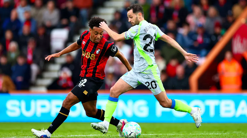 Premier League ticker. City miss out on equalizer - Pep makes two changes