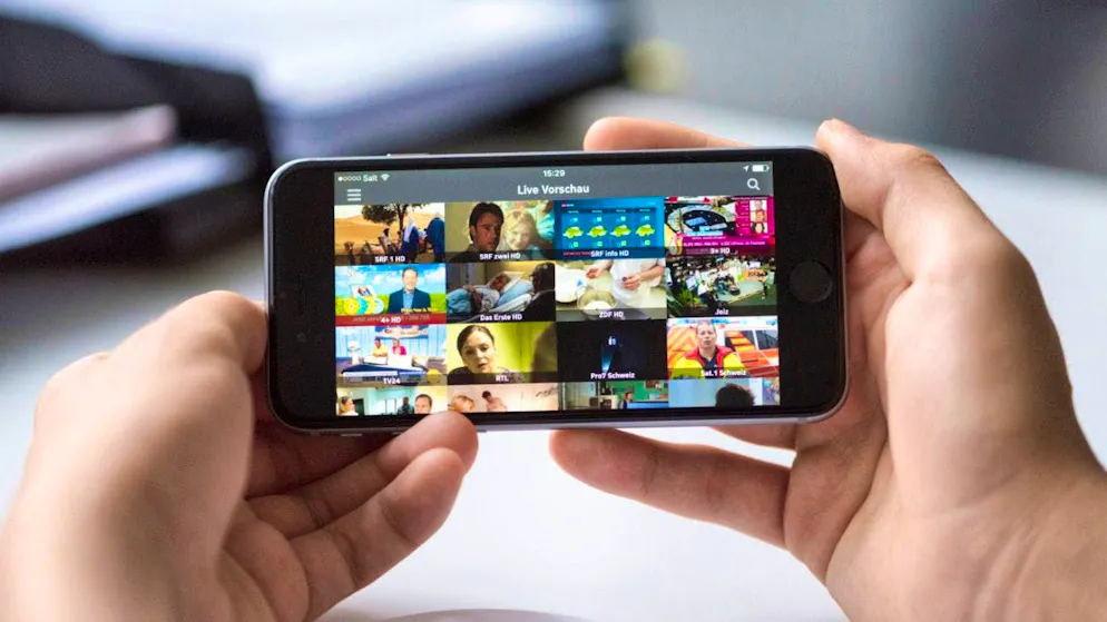 According to TV streaming provider Zattoo, 71% of Swiss households receive television via the internet. (archive image)