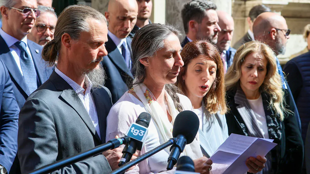 Colpo di scena!. Esperti bocciano la perizia sulla famiglia nel bosco: «Metodologia inadeguata e bambini ignorati»