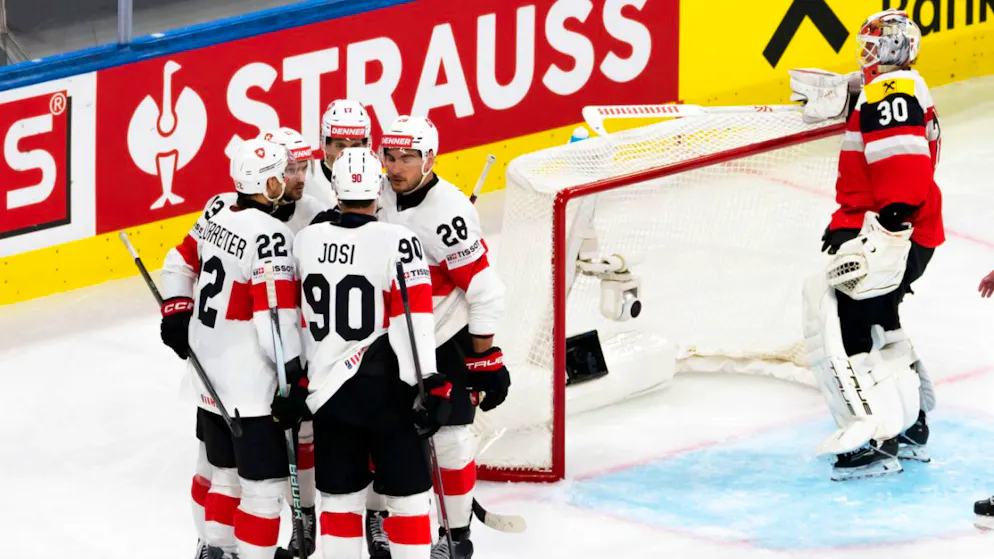 Jubelnde Schweizer, frustrierte Österreicher: Gleich mit 9:0 setzte sich das Team von Jan Cadieux durch