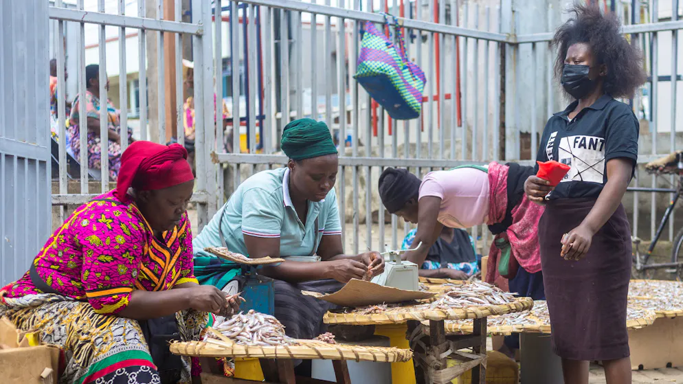 Rare variant of the Ebola virus. Congolese are now wearing masks again: 