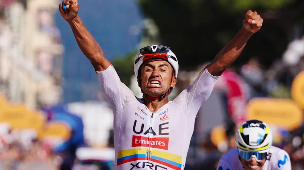 Giro. Quatre mois après un terrible accident, Jhonatan Narvaez rafle tout