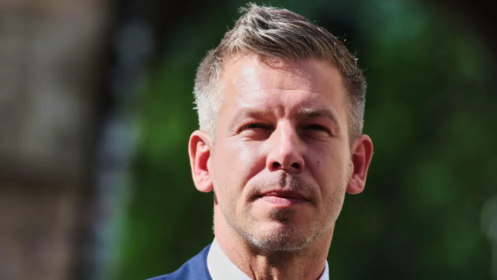 Peter Magyar, Ministerpräsident von Ungarn, spricht während einer Pressekonferenz. Der ungarische Regierungschef hat einen zweitägigen Besuch in Polen begonnen. Er wird von sieben Ministern begleitet. Es ist die erste Auslandsreise von Ministerpräsident Magyar seit seinem Amtsantritt in Ungarn. Foto: Beata Zawrzel/AP/dpa