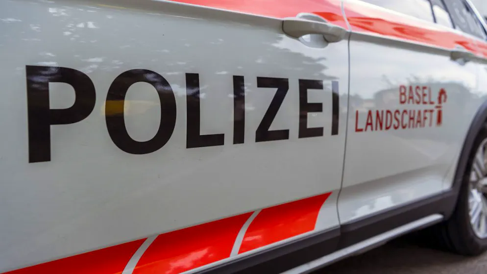Canton Basilea Campagna. Automobilista investe e ferisce un 14enne, poi scappa