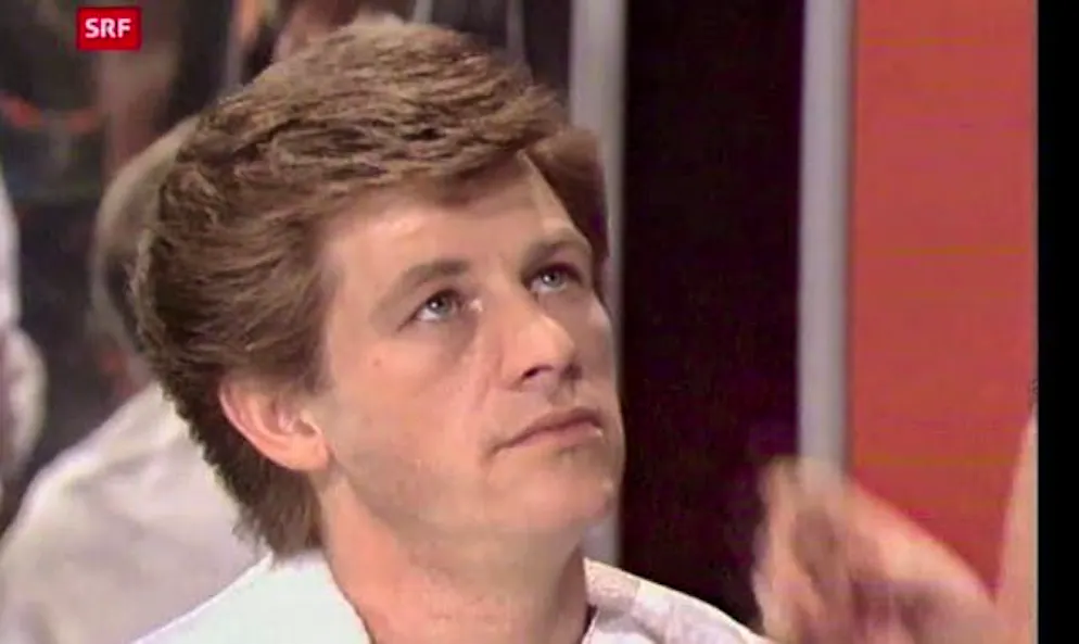 In 1991, SRF presenter Urs Emmenegger presented new hairstyles for men on the TV show "Karussell".
