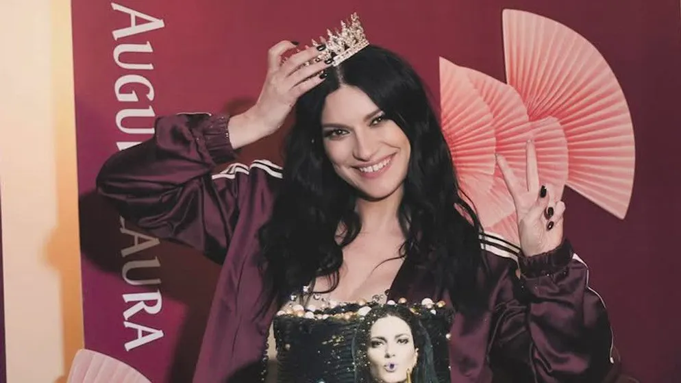 Ecco di chi si tratta. Laura Pausini festeggia gli anni sul palco di Miami con degli ospiti davvero speciali