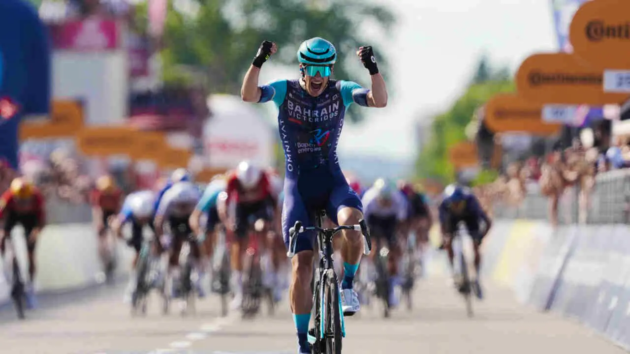 Cycling. Segaert surprises the sprinters