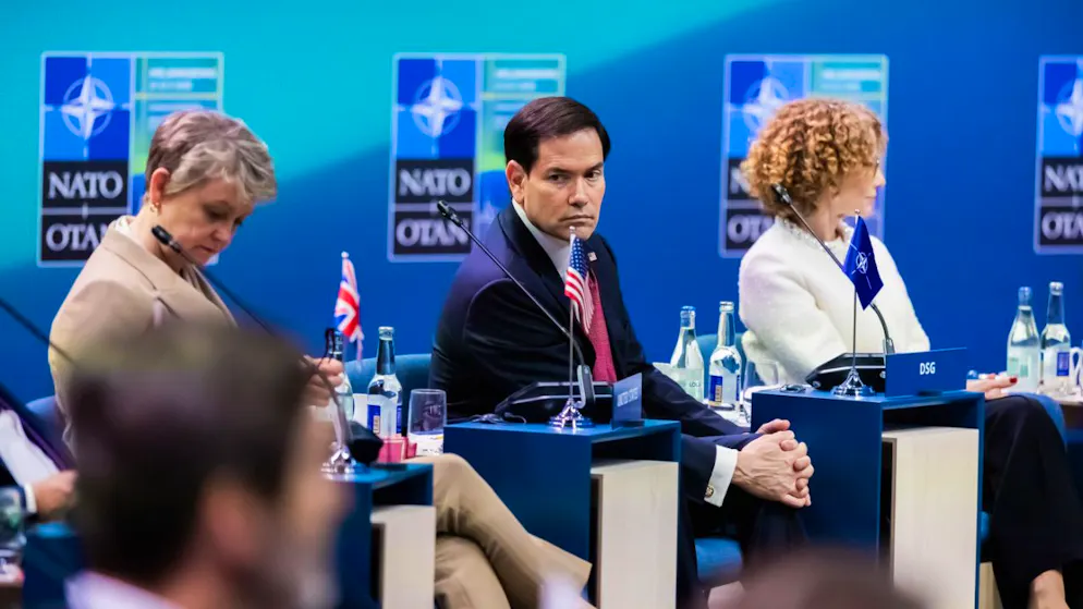 Marco Rubio (M), Aussenminister der Vereinigten Staaten von Amerika, nimmt an der Arbeitssitzung des Nato-Aussenministertreffens teil. Foto: Christoph Soeder/dpa