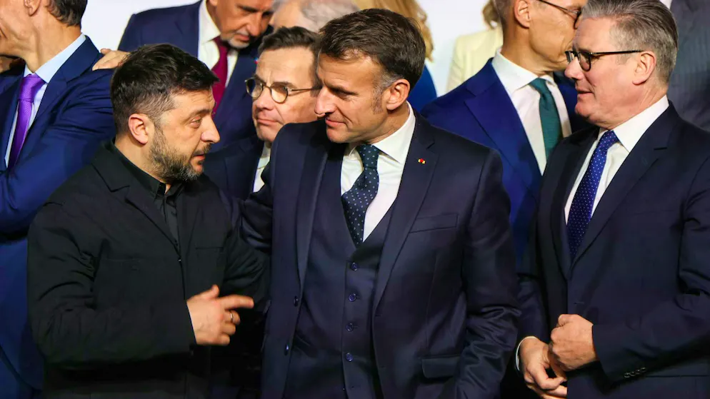 Ukrainian President Volodymyr Selenskyj (l.) with French President Emmanuel Macron and British Prime Minister Keir Starmer in Paris on January 6, 2026.