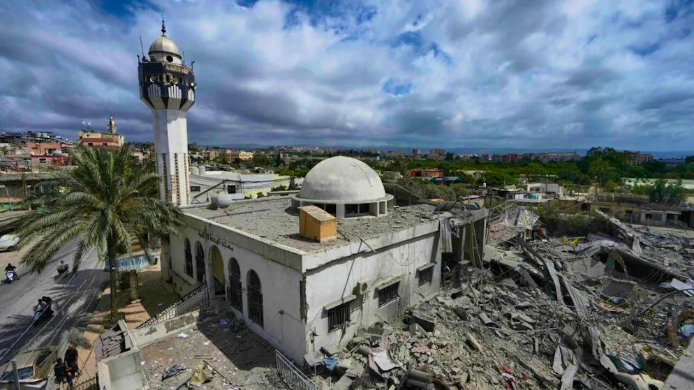 dpatopbilder - View of a damaged mosque next to a destroyed Hezbollah medical center that was hit in an Israeli airstrike in the village of Maashouk in southern Lebanon. Photo: Mohammed Zaatari/AP/dpa