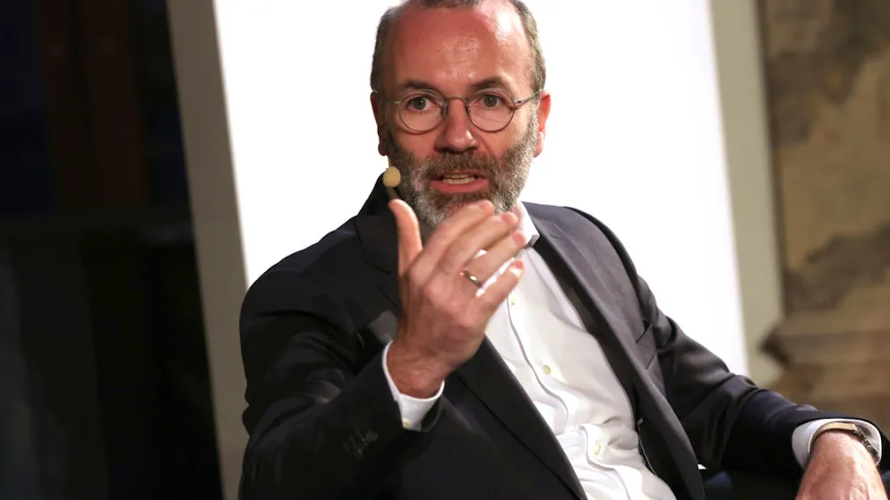 ARCHIV – Manfred Weber (CSU), Vorsitzender der EVP, spricht bei einer Podiumsdiskussion mit dem Titel «Wir in Europa». Foto: Karl-Josef Hildenbrand/dpa