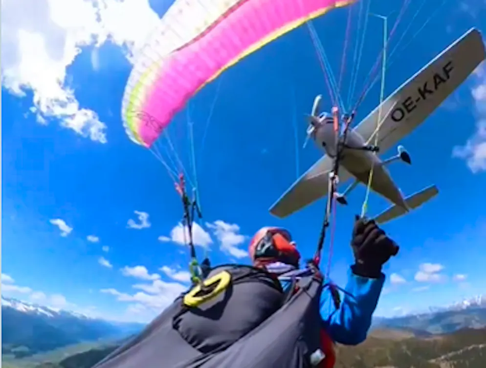 Der Zusammenstoss der Paragleiterin mit einem Kleinflugzeug ging glimpflich aus.