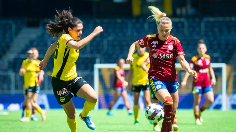 Therese Simonsson (right), in a duel with YB captain Laura Frey, scored two goals for Servette Chênois