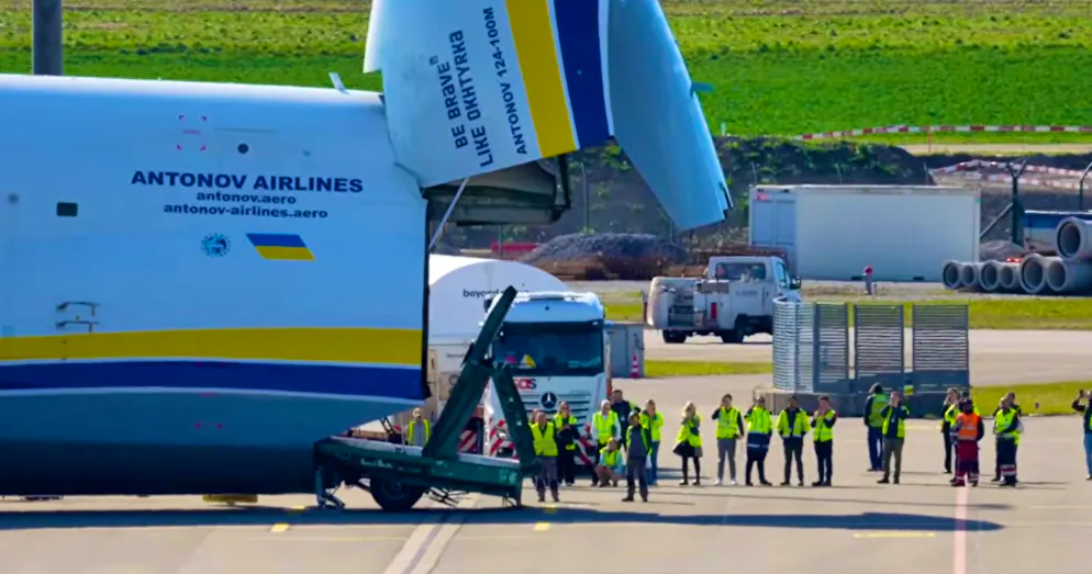Qui potete vedere le parti di Beyond Gravity caricate sull'Antonov all'aeroporto di Zurigo a marzo.