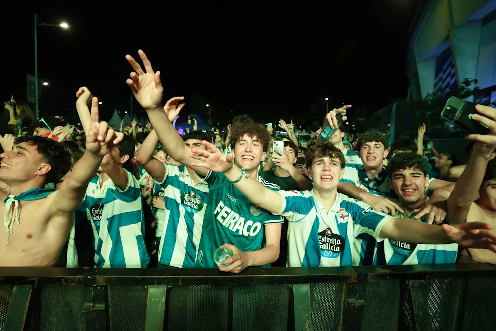 Il fans del Deportivo festeggiano la promozione
