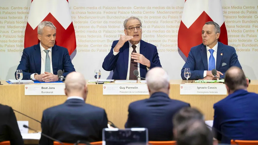 Ecco di cosa si tratta. Consiglio federale sotto pressione sull'iniziativa dei 10 milioni per un documento segreto