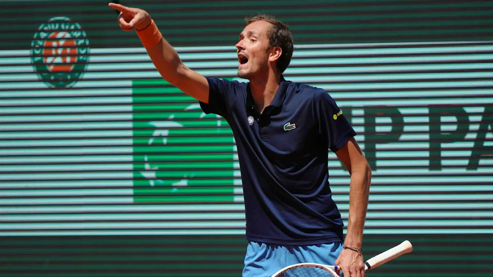 Roland-Garros. Medvedev sorti d'entrée à Paris pour la septième fois, Sabalenka et Gauff assurent