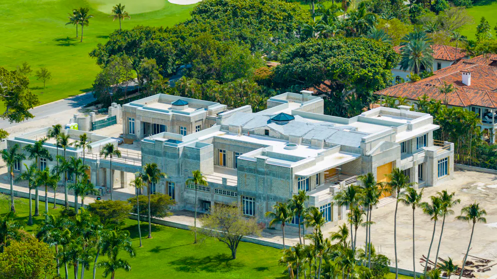 Island of the super-rich. Mark Zuckerberg has bought a mega mansion for 170 million US dollars - this is what it looks like