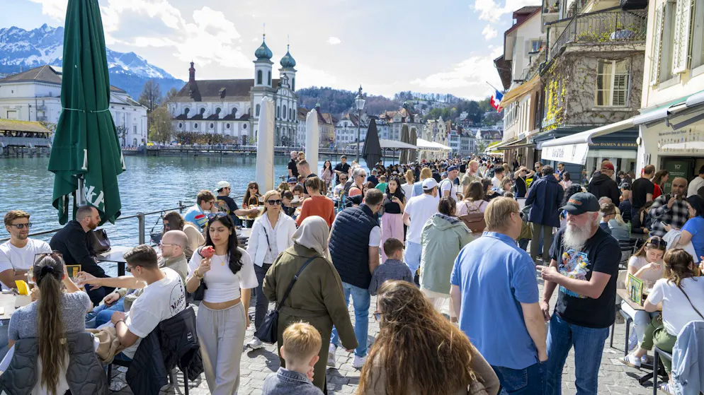 Overtourism in Switzerland. Tourism researcher warns against upper limits for hotel beds