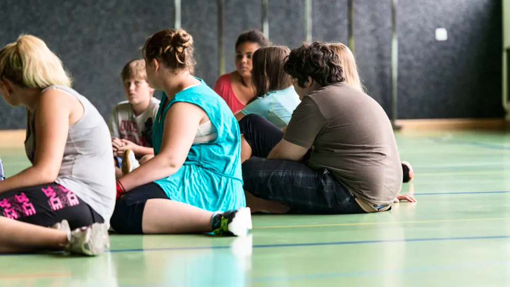Frühe Muster von Essverhalten beeinflussen laut dem Bund die Ernährung in späteren Lebensphasen nachhaltig. Daher sollen Kinder und Jugendliche von Anfang an ein gesundes Ernährungsverhalten entwickeln können. Besonders anfällig sind Kinder auf verführerische Werbung. (Archivbild)