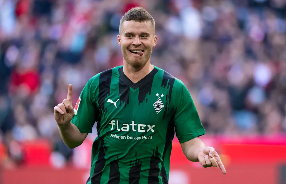 Elvedi hat bei Gladbach noch einen Vertrag bis Sommer 2027.