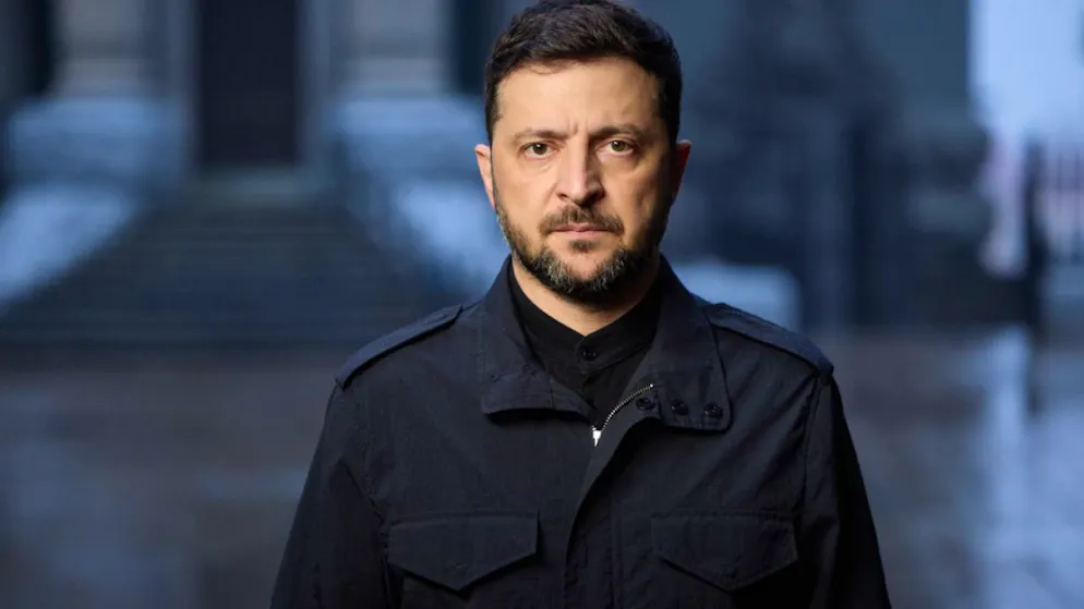 HANDOUT – Der ukrainische Präsident Wolodymyr Selenskyj während einer Videoansprache an die Nation. Foto: -/Press Service Of The President Of Ukraine/AP/dpa/Archivbild – ACHTUNG: Nur zur redaktionellen Verwendung im Zusammenhang mit der aktuellen Berichterstattung und nur mit vollständiger Nennung des vorstehenden Credits