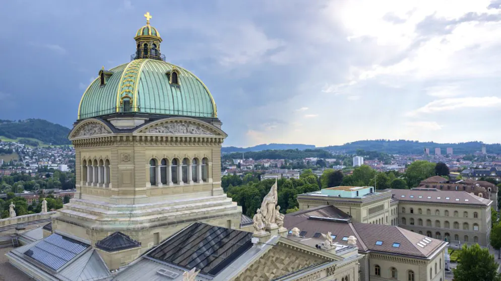 Le Parlement a décidé de réduire de 25 millions de francs les dépenses des départements et de la Chancellerie fédérale consacrées à la communication (archives).