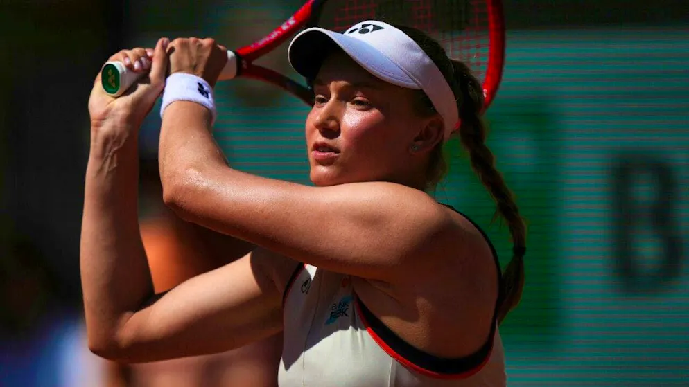Yelena Rybakina fails to perform under the Paris sun