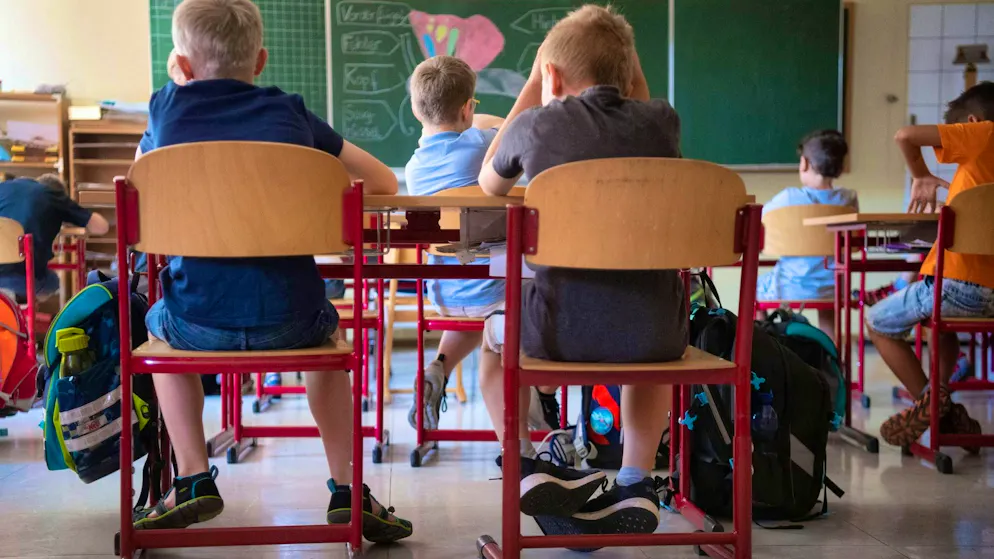 Pupils suffer in their classrooms when temperatures are high.