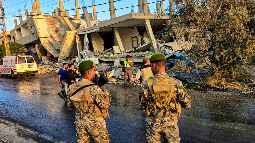 ARCHIVE - Lebanese soldiers secure a house hit by an Israeli attack in the southern Lebanese village of Dier Kifa. Photo: Stringer/dpa/Archive image