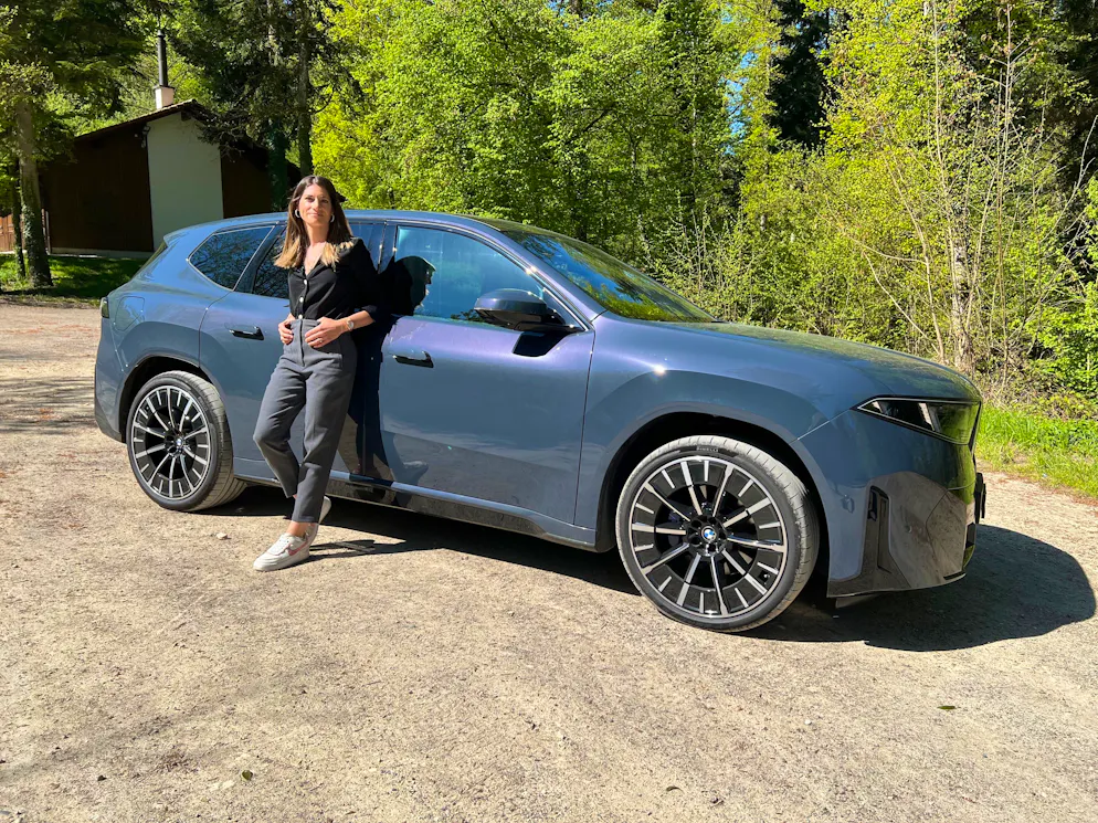Ein BMW darf eher straff sein, findet Cyndie, denn das gehört zur sportlichen DNA der Marke.