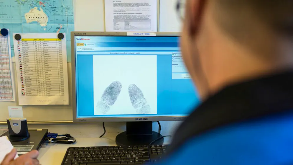 Dans toute la Suisse, les policiers doivent pouvoir consulter rapidement, si nécessaire, les données des autres polices cantonales. (Photo d'archive)