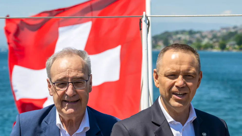Nach der Führung im Museum findet der Staatsbesuch des polnischen Präsidenten bei einer Schifffahrt auf dem Genfersee seine Fortsetzung (rechts der polnische Präsident Nawrocki in Begleitung von Bundespräsident Parmelin).