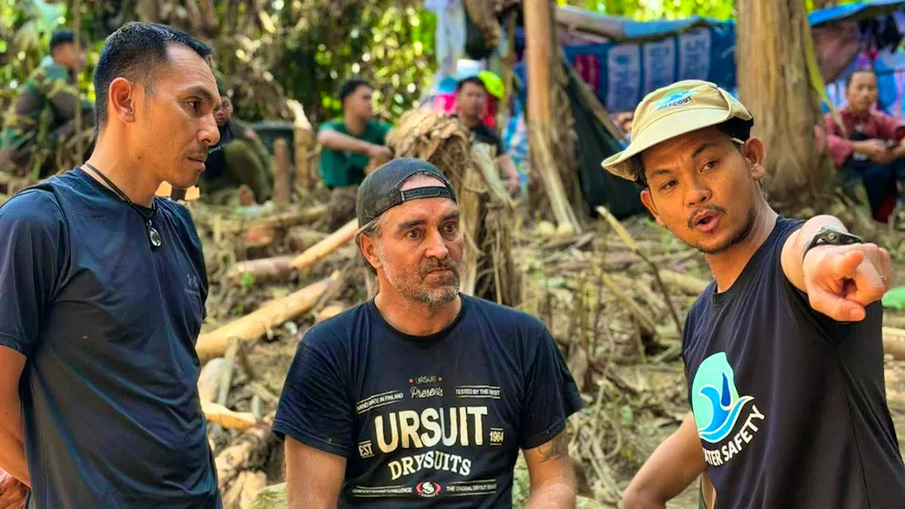 Jubilation in Laos: gold prospector rescued from cave after ten days - Gallery. International specialists such as the Finnish rescue diver Mikko Paasi are taking part in the rescue mission. 