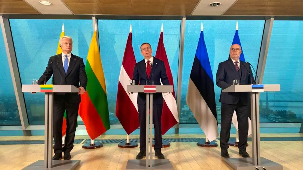 ARCHIVE - The Presidents of the Baltic States (l-r) Gitanas Nauseda (Lithuania) Edgars Rinkevics (Latvia) and Alar Karis (Estonia) take part in a joint press conference at the Latvian National Library. (to dpa: "Baltic states condemn drone strike in Romania") Photo: Alexander Welscher/dpa
