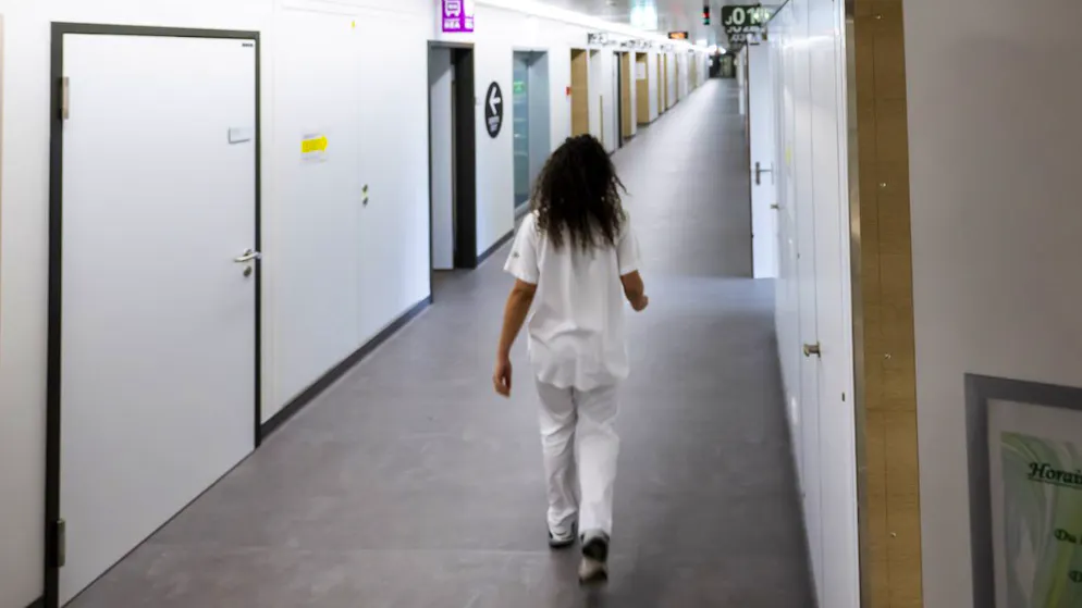 Juliette S., l'infirmière mise en cause, a déclaré avoir agi à la demande de son ancien amant, qui lui aurait avoué «fantasmer sur des enfants», selon une source judiciaire (image d'illustration).