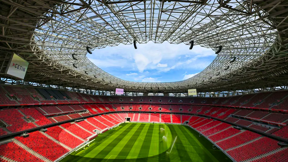 La Champions League. Il PSG e l'Arsenal si sfideranno alla Puskás Arena, ecco la storia del mitico stadio di Budapest