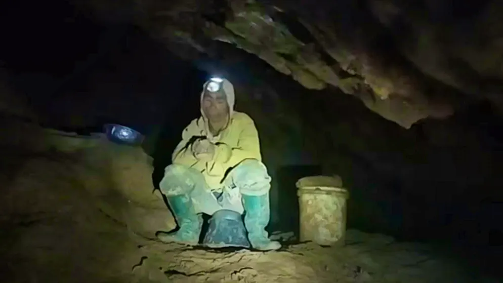 Jubilation in Laos: gold prospector rescued from cave after ten days - Gallery. The men had been waiting in the cave for ten days.