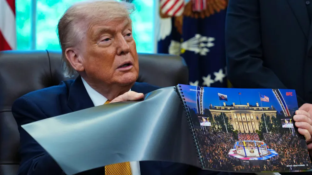 Brot und Spiele: Donald Trump präsentiert am 6. Mai ein Bild der Arena, in der vor dem Weissen Haus am 14. Juni gekämpft werden soll.