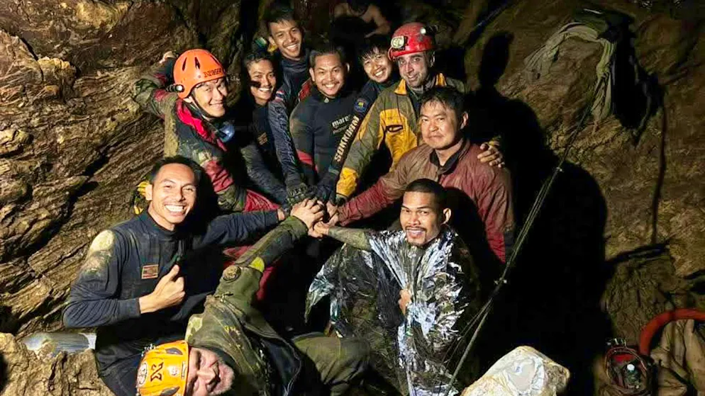 Jubilation in Laos: gold prospector rescued from cave after ten days - Gallery. The rescuers had decided to attempt the rescue because the water level had dropped.
