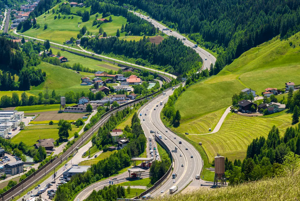 Die Brenner-Autobahn ist die verkehrsreichste Nord-Süd-Verbindung der Alpen. (Archivbild)