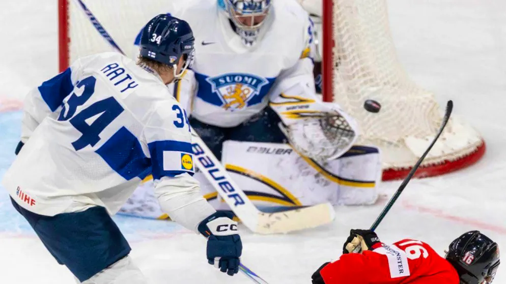 Bounced off a Finnish wall: Canada's Connor Brown is unsuccessful and loses the World Championship semi-final against Finland